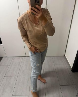 Béžové žebrované tričko Posledních 5 ks A 2x starorůžové VEL UNI SEDÍ M-XXL CENA 250,- POSLEDNÍ KOUSKY!!! OBJEDNÁVKY DO...